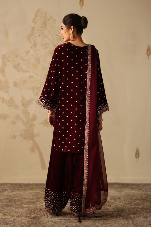 Barqoue Embroidered Velvet Suit UF-4315
