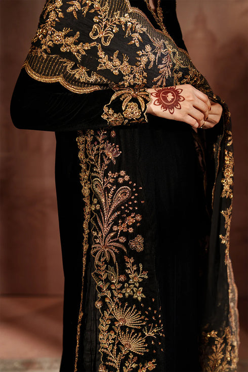 Iznik Embroidered Velvet Suit IV-62