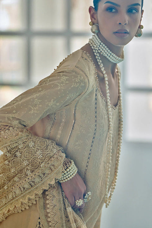 Sobia Nazir Embroidered Luxury Lawn suit Design 3A