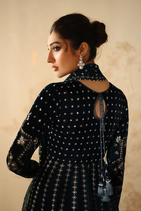 Barqoue Embroidered Velvet Suit UF-4318
