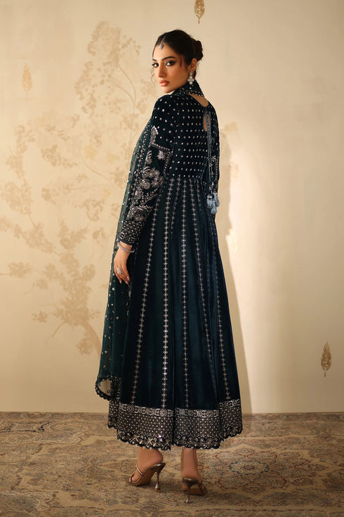 Barqoue Embroidered Velvet Suit UF-4318