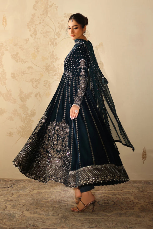 Barqoue Embroidered Velvet Suit UF-4318