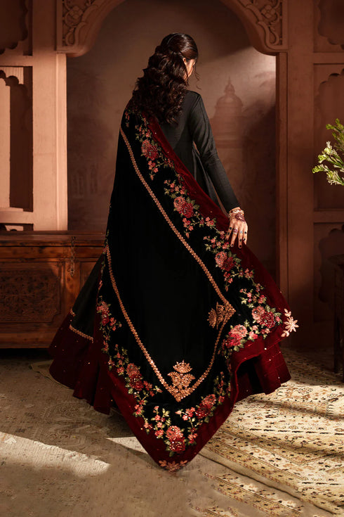 Iznik Embroidered Velvet Suit IV-59