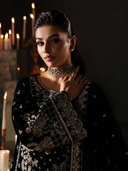 Gulaal Embroidered Velvet Suit ECLISSA