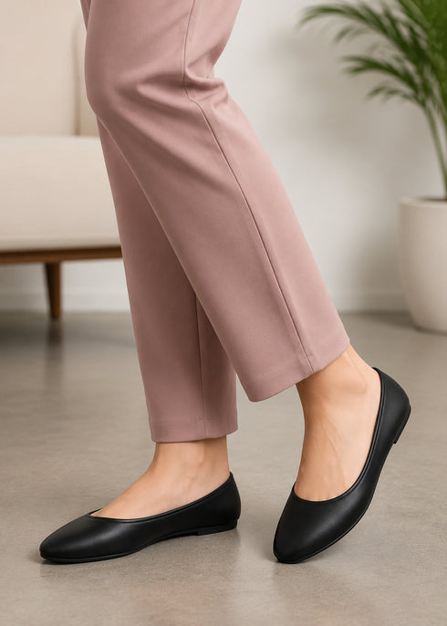 Women's Black Closed Toe Ballet Flats