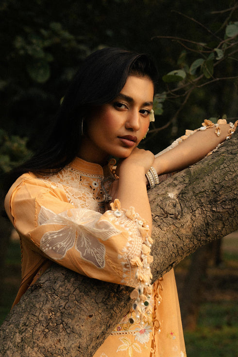 Sana Safinaz Embroidered Lawn Suit L251-008B-3CT