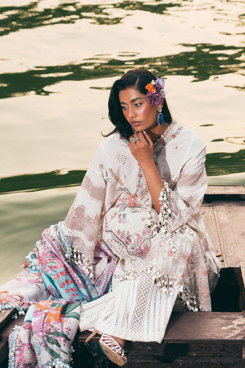 Sana Safinaz Embroidered Lawn Suit L251-010B-3DI