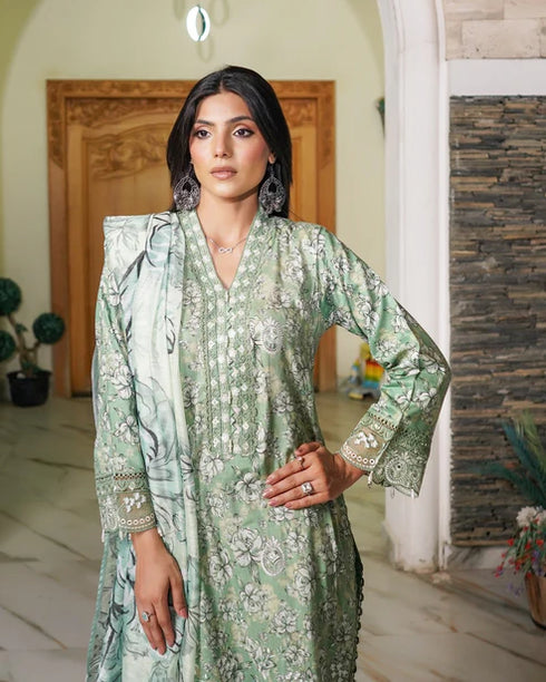Munira Embroidered Lawn 3 Piece Suit MSL132
