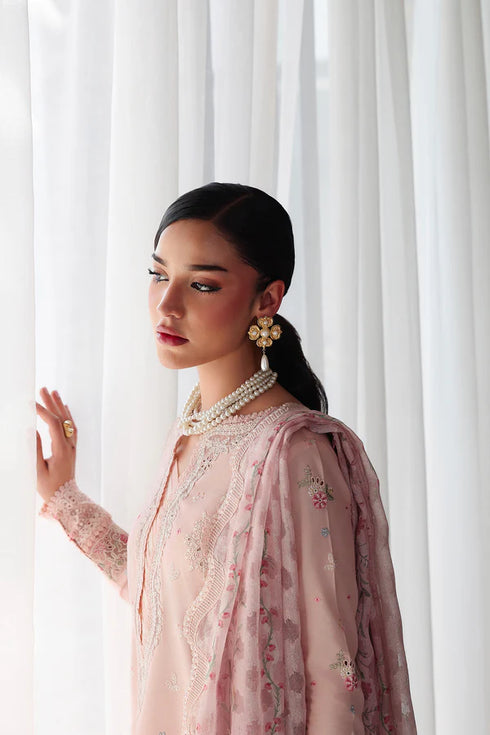 Qalamkar Embroidered Lawn Suit QKL-04 NAIRA