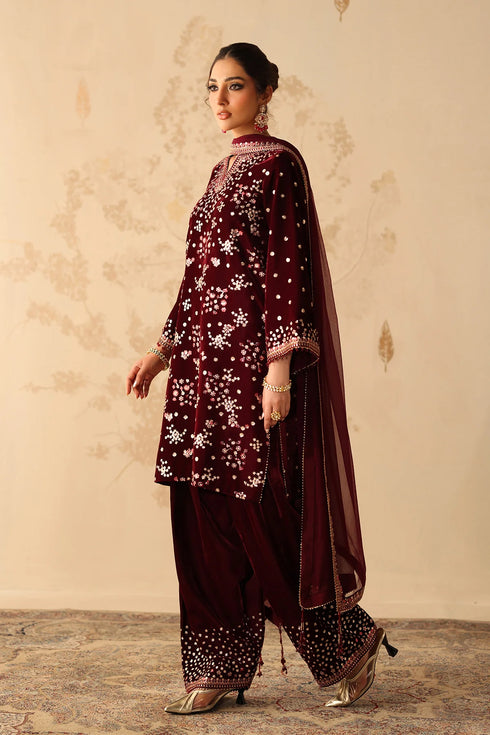 Barqoue Embroidered Velvet Suit UF-4315