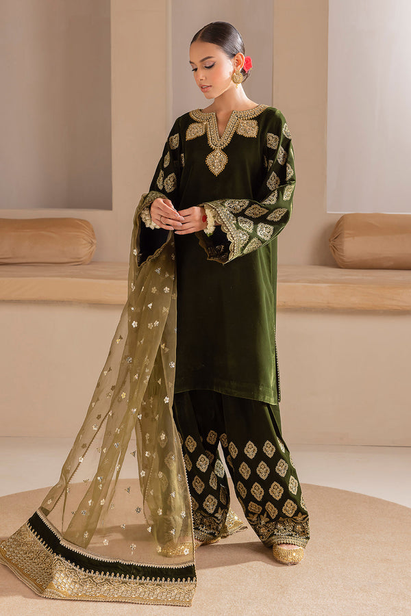 Baroque Embroidered Velvet 3 piece suit UF-425