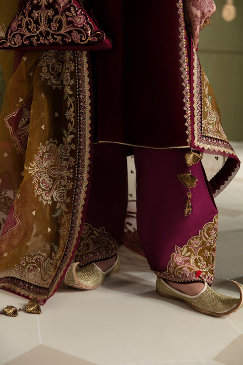 Baroque Embroidered Velvet 3 piece suit UF-465