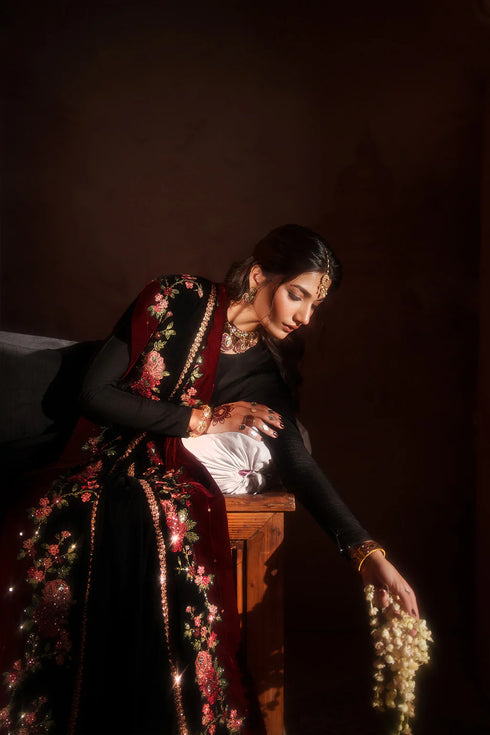 Iznik Embroidered Velvet Suit IV-59