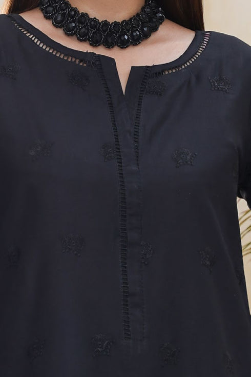 Dynia's By Bin Saeed Embroidered Chickenkari Lawn Suit BS-101