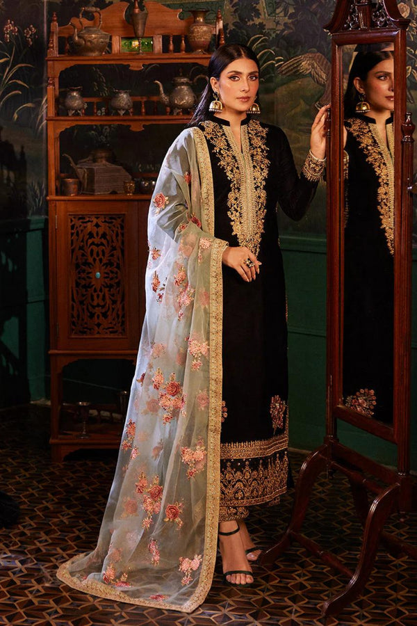 Zainab Chotani Embroidered Velvet 3 piece suit ANDLEEP