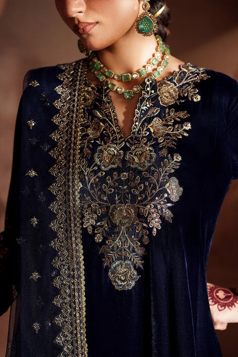 Iznik Embroidered Velvet Suit IV-66