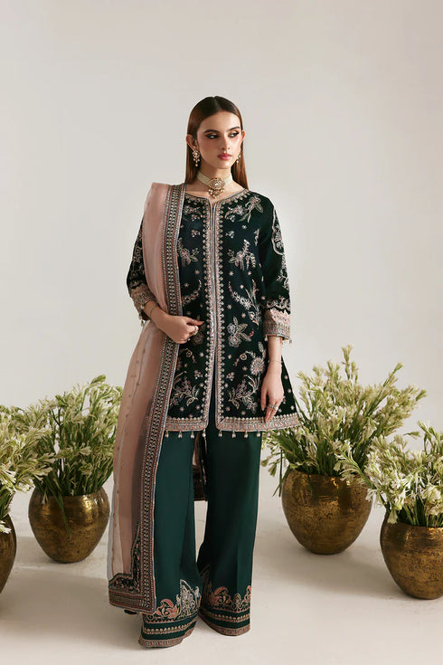 Emaan Adeel Embroidered Velvet Suit MEHRUUNISA