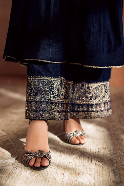 Iznik Embroidered Velvet Suit IV-66