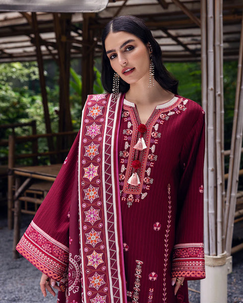 Mushq Embroidered Karandi Suit Emerald Glimmer