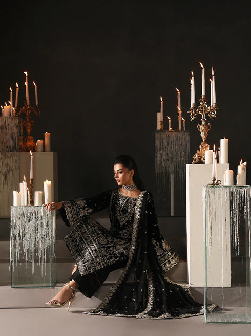 Gulaal Embroidered Velvet Suit ECLISSA