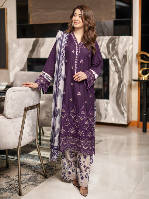 Munira Embroidered Lawn 3 Piece Suit MSL139