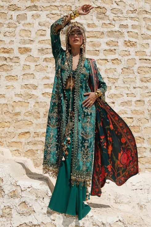 Sana Safinaz Embroidered Velvet 3 piece Suit V231-002-CP